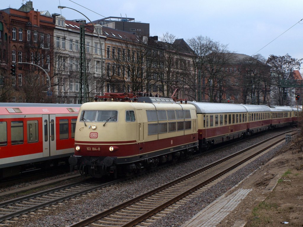 103 184-8 fuhr mit dem TEE in die Abstellanlage Langenfelde am 27.3