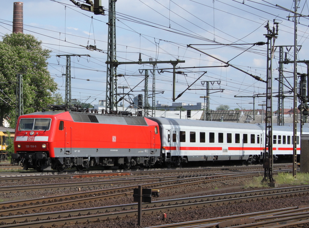 120 159-9 mit IC Rottalerland am 13.05.11 in Fulda