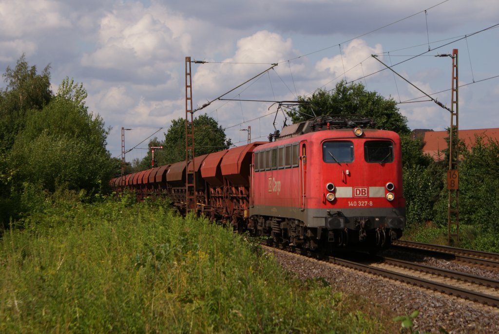 140 327-8 mit einem Schotterzug in Hannover Limmer am 30.07.2010