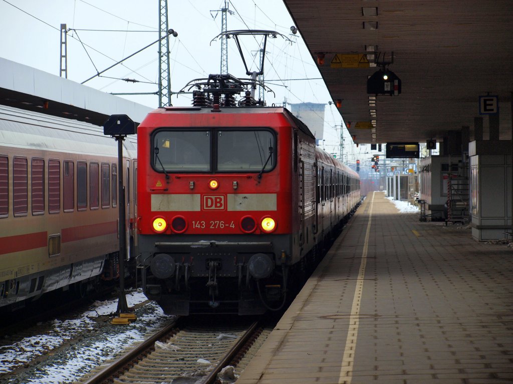 143 276-4 fuhr als RB 21223 von Neumnster kommend in den Bahnhof Hamburg-Altona am 10.3.