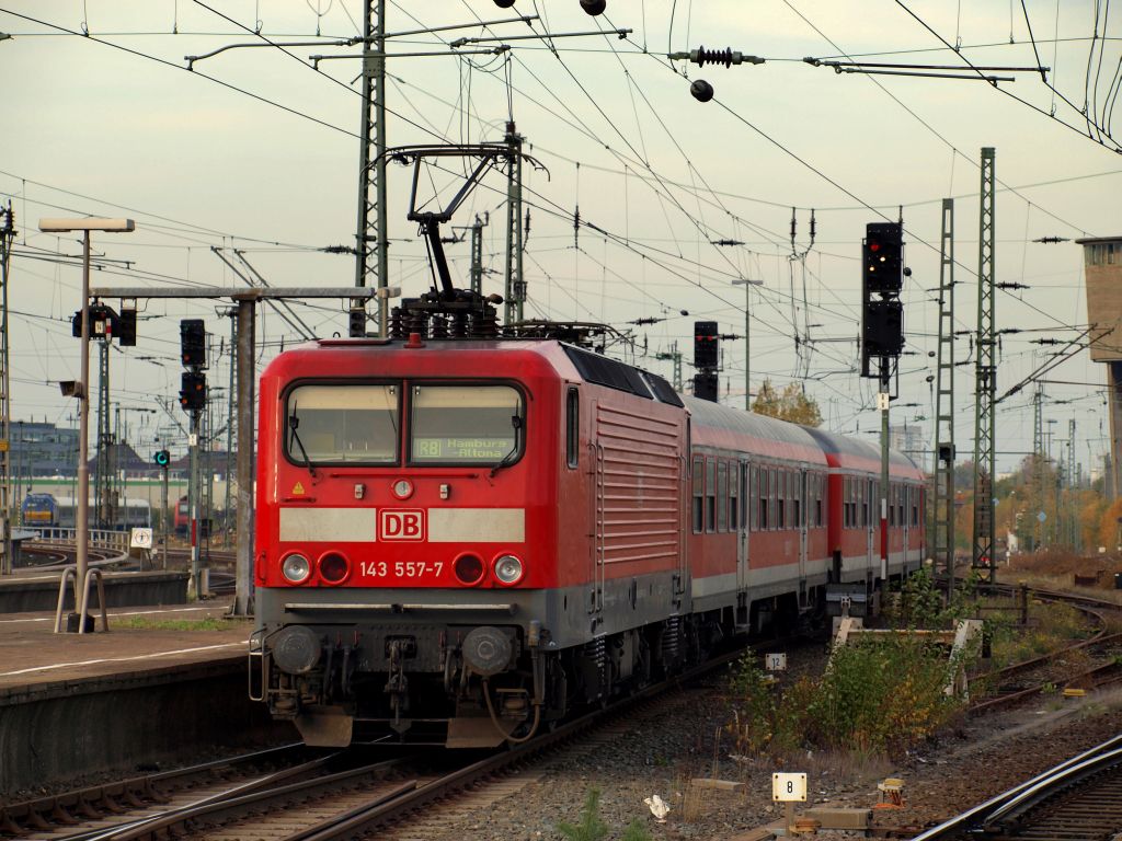 143 557-7 schob eine Regionalbahn von Neumnster in die Abstellanlage Hamburg-Altona am 29.10.