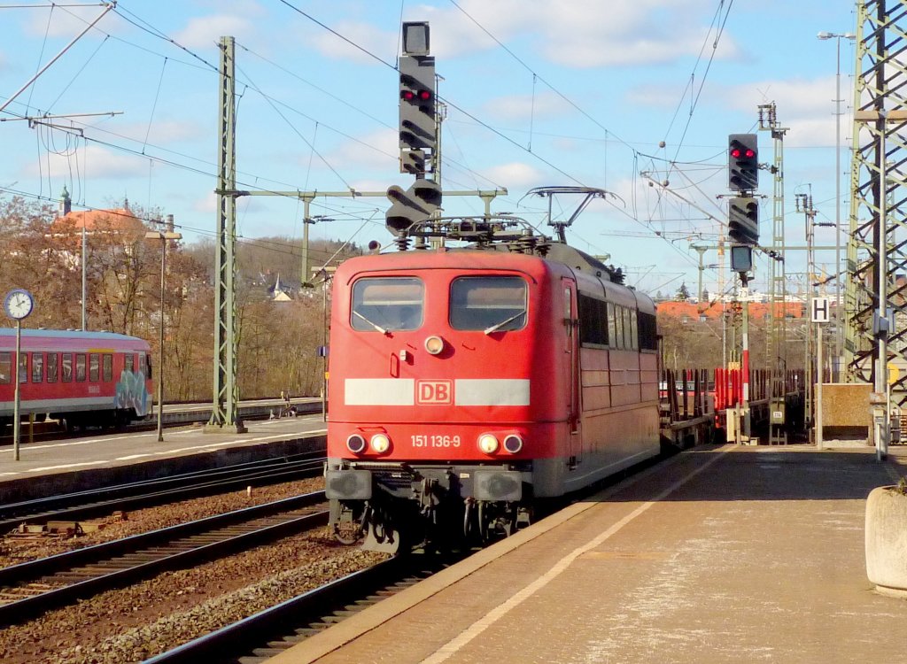 151 136-9 mit Stahlzug am 05.03.10 in Fulda