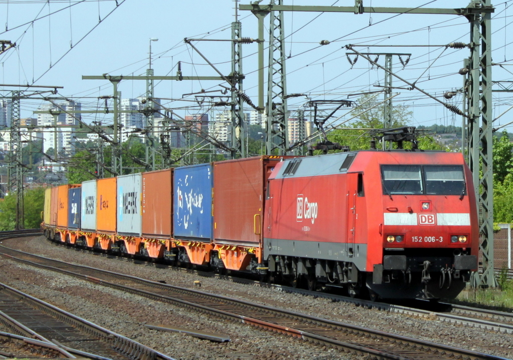 152 006-3 mit Containerzug am 07.05.11 in Fulda