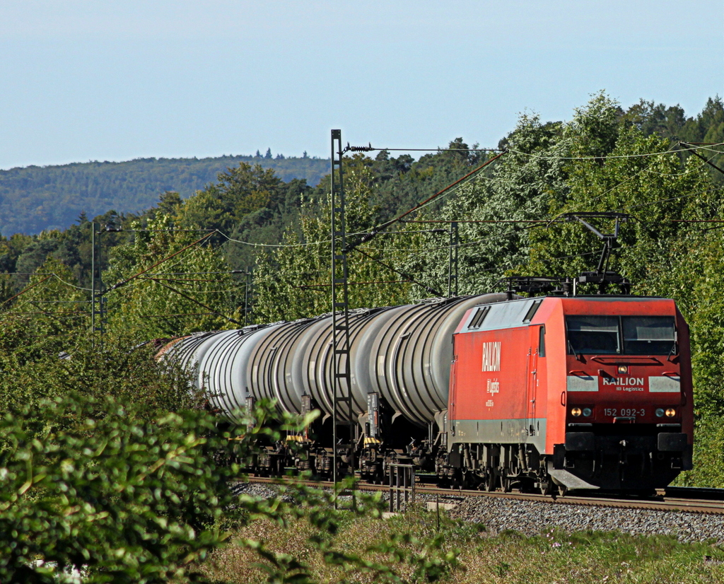 152 092 mit Kesselwagenzug am 09.09.12 in Haunetal Rothenkirchen