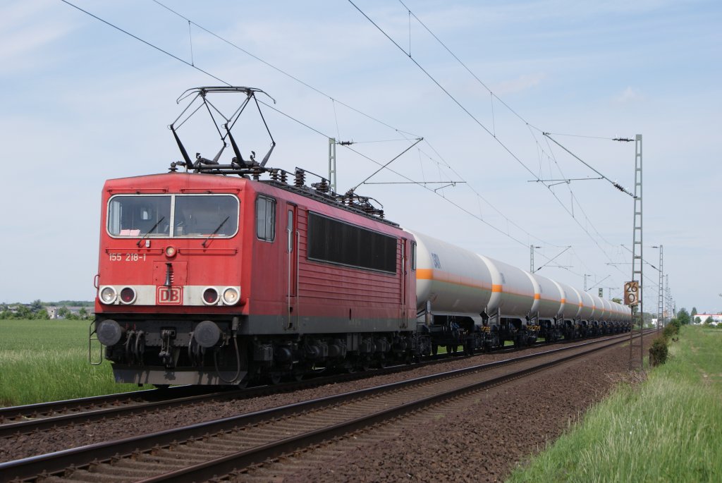 155 218-1 mit einem Kesselzug nach Dormagen in Neuss Allerheiligen am 29.05.2010