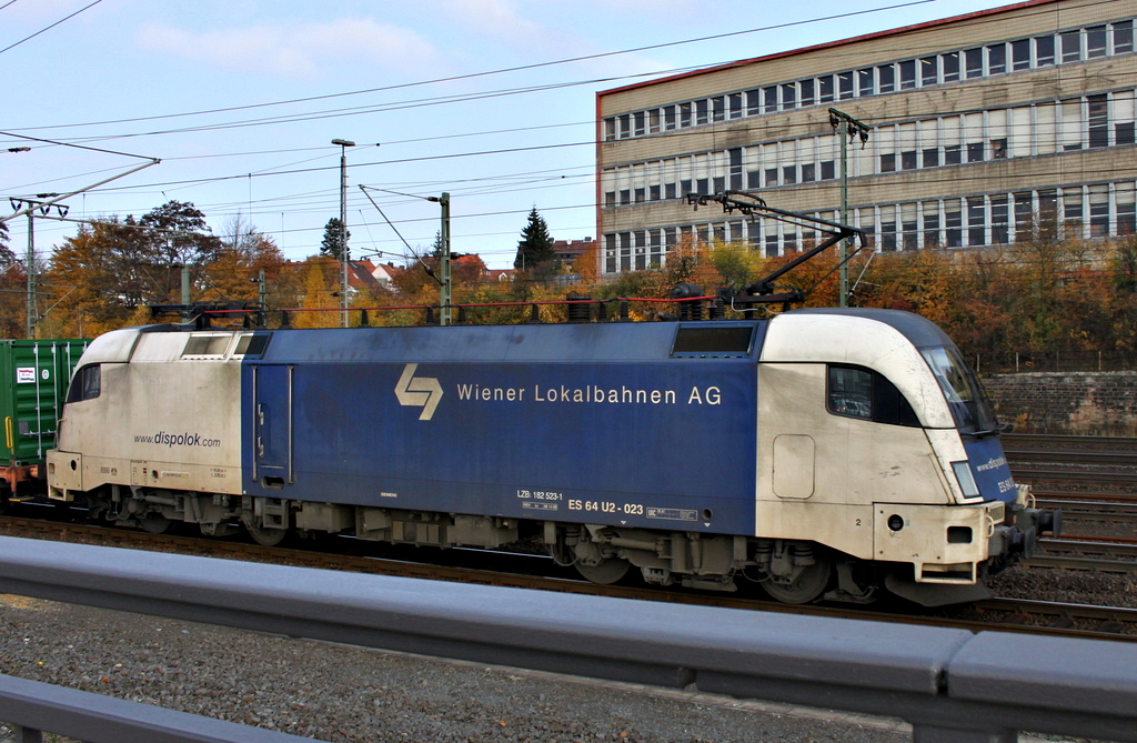 182 523 der Wiener Lokalbahnen am 01.11.11 in Fulda