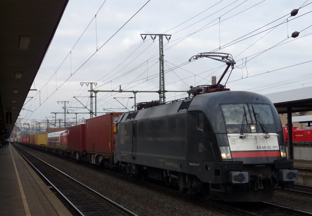 182 571 boxxpress mit Containerzug am 20.11.10 in Fulda

