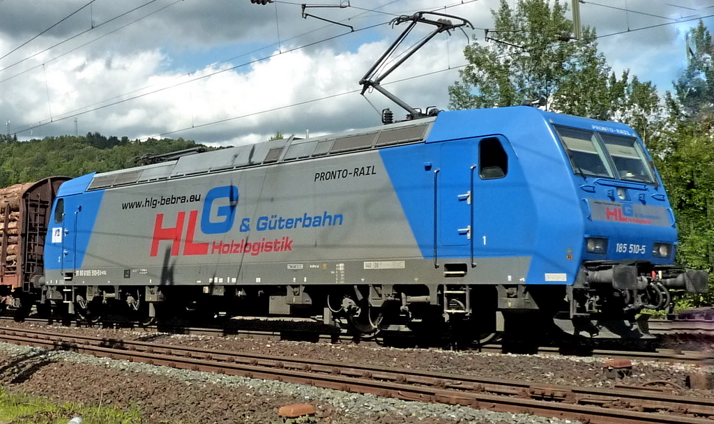 185 510-5 der HLG Bebra mit Holzzug am 24.08.10 in Jossa (Notschuss)