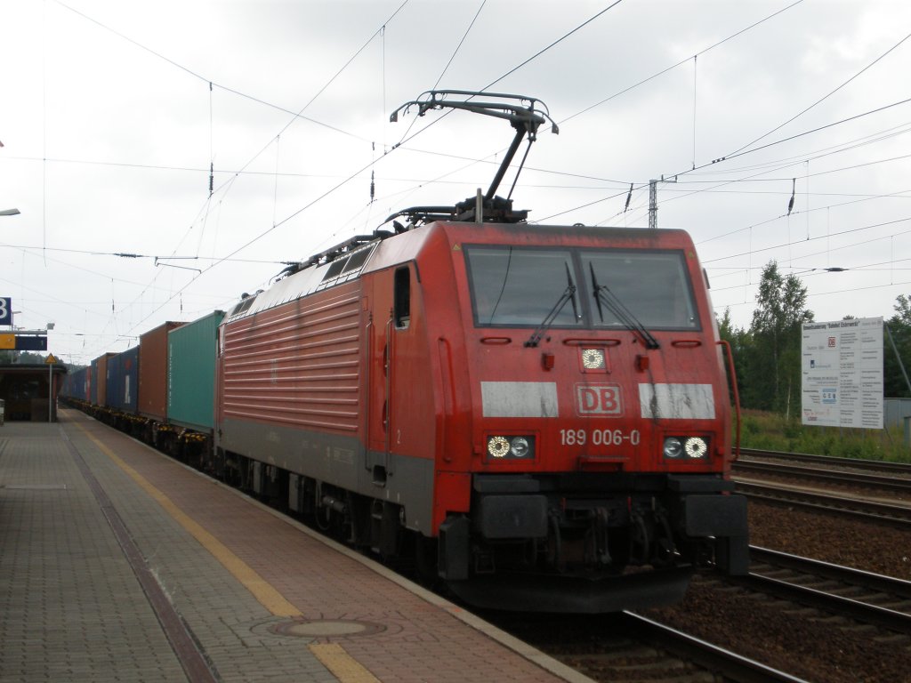 189 006 mit Containerzug aus Prag in Elsterwerda hbf, 04.07.2012.
