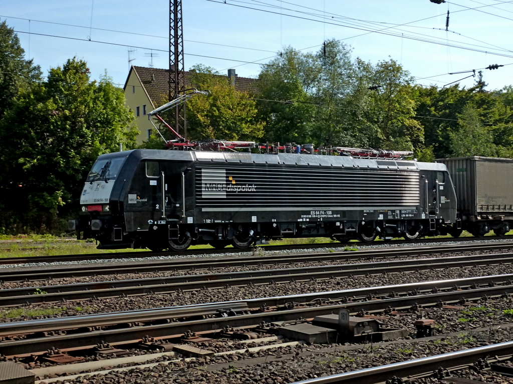189 108 MRCE/ DB Schenker mit Wenzelzug am 11.09.10 in Gemnden am Main