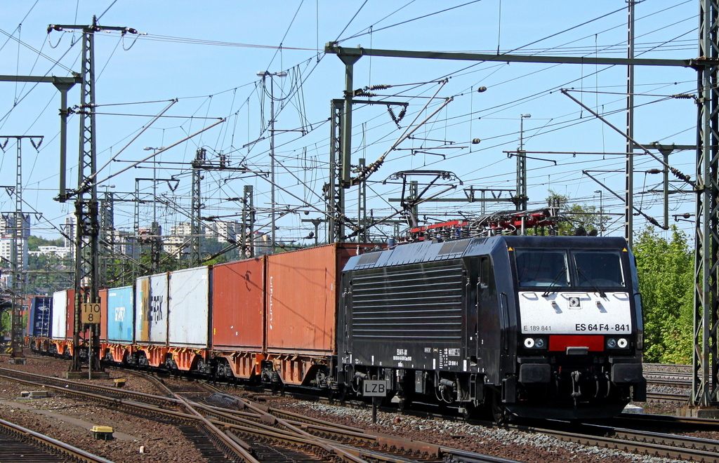 189 841 der WLC mit Containerzug am 17.05.12 in Fulda