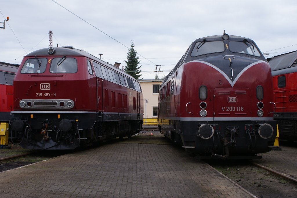 218 387-9 und V 200 116 am 19.09.2010 in Osnabrck beim Fest 175 Jahre Deutsche Eisenbahn und 125 Jahre Bahnbetriebswerk Osnabrck