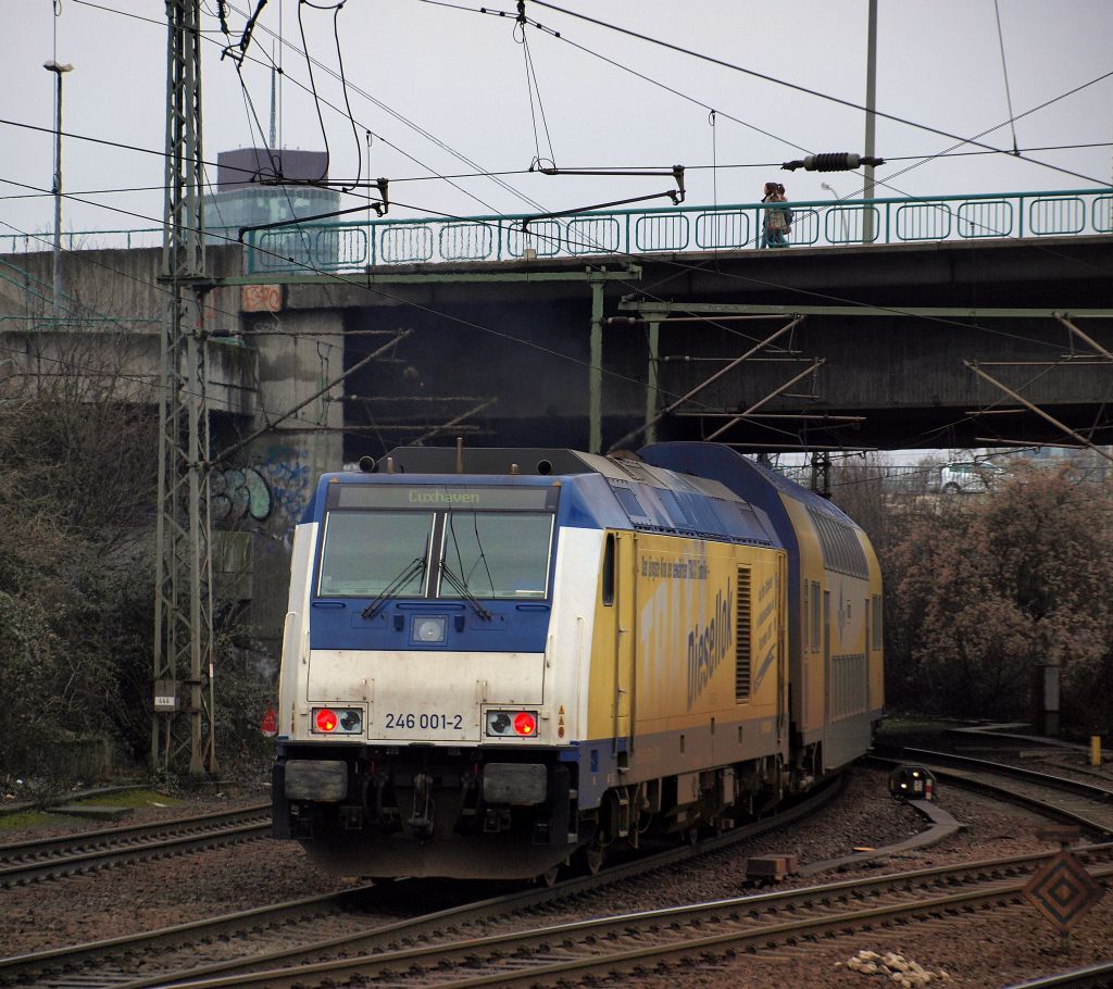 246 001-2 schob den ME 81519 aus dem Harburger Bahnhof am 15.1 Richtung Buxtehude/Stade.