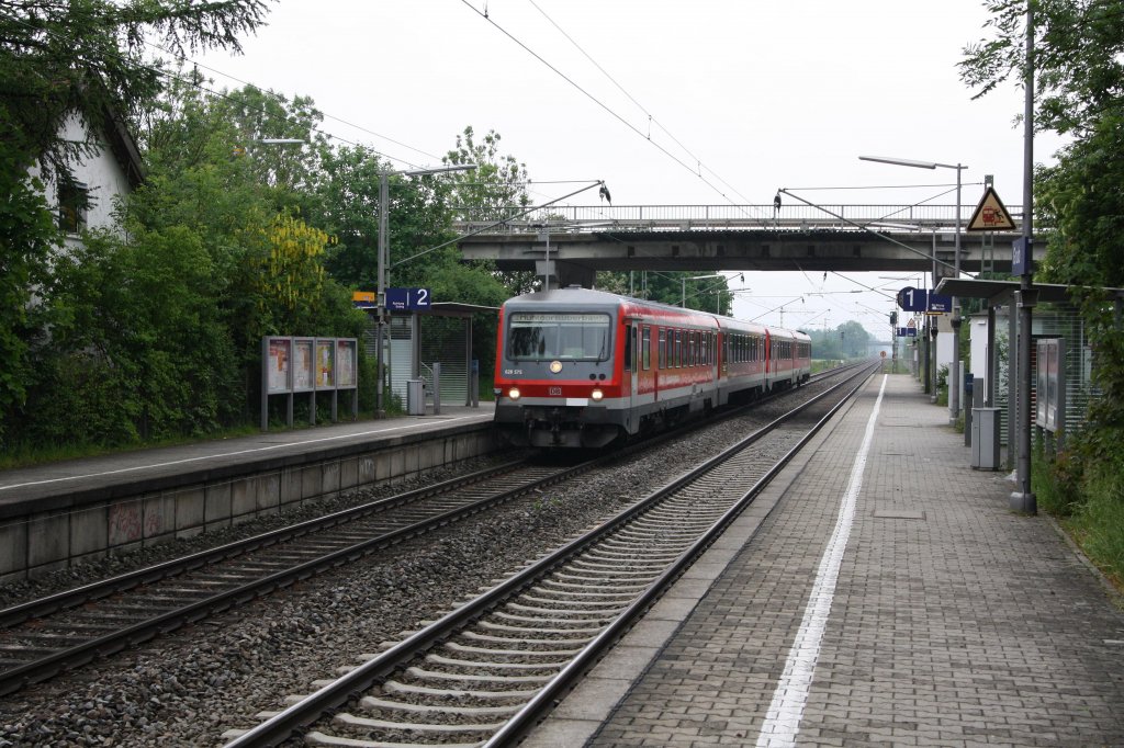 628 575-3 wurde bei der Durchfahrt im Bahnhof Grub am 15.05.11 fotografiert. Sein Weg fhrt nach Mhldorf.