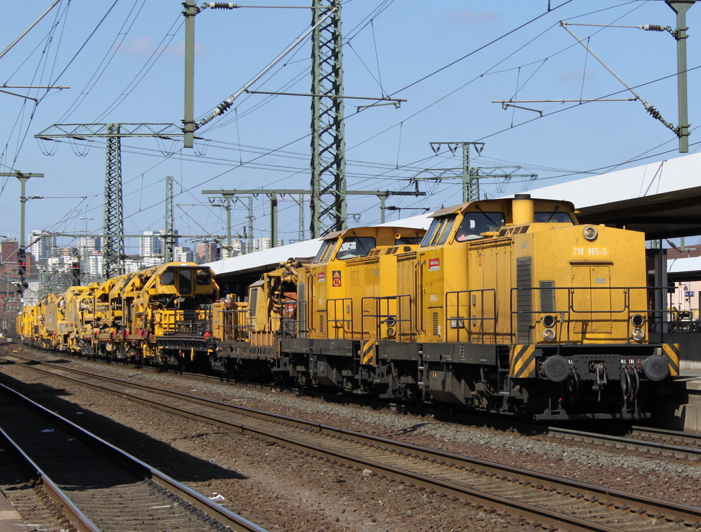 710 965 und eine weitere 710er mit Bauzug am 02.04.11 in Fulda