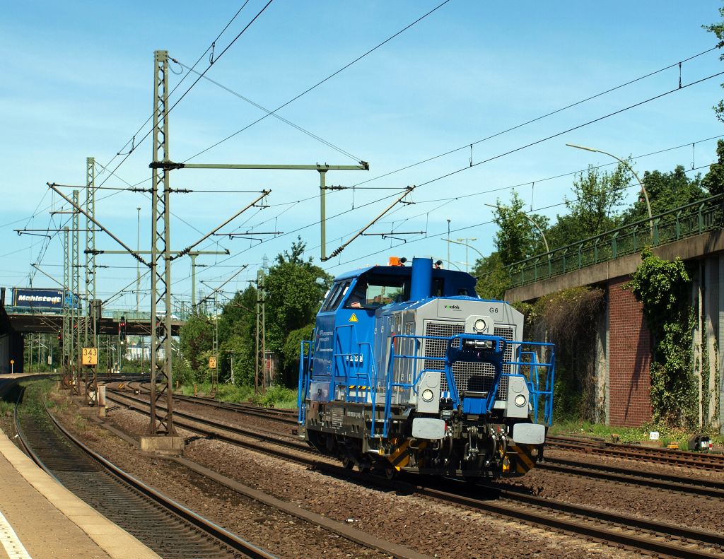 Am 3.6.11 fuhr die Vossloh G6  604  der VPS alias 98 80 0650 004-1 durch den Harburger Bahnhof.