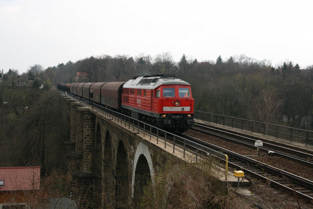 Am Freitag, den 13.04.12 fuhr vorerst letztmalig der Kohlezug Frechen-Bautzen. Am Bautzener Viadukt konnte er, bespannt mit 232 093-5, nochmal angetroffen werden.