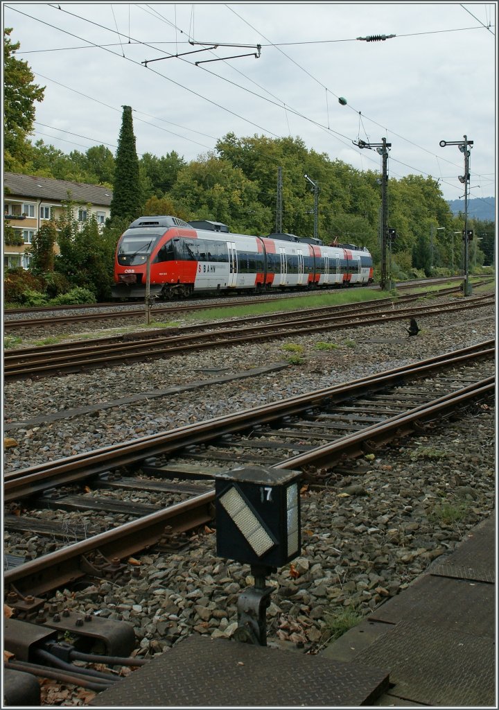 Bei Weiche 7 Richtung Lindau unterwegs: eine  Ente  als S-Bahn Vorarlberg.
20.09.2011