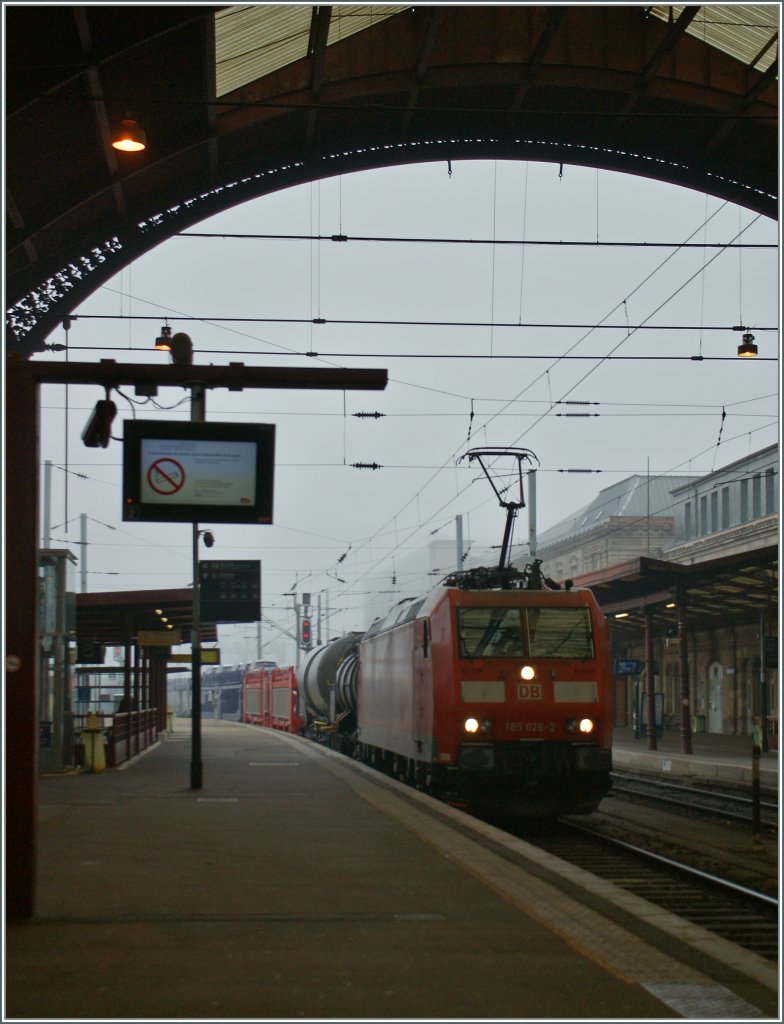 DB 185 026-2 bei dichtem Nebel in Strasbourg. 
29. Okt. 2011