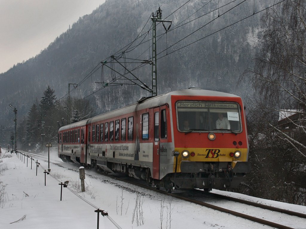 Der 628 072 der HLB am 13.02.2010 als BLB Ersatzzug bei der Einfahrt in Piding.