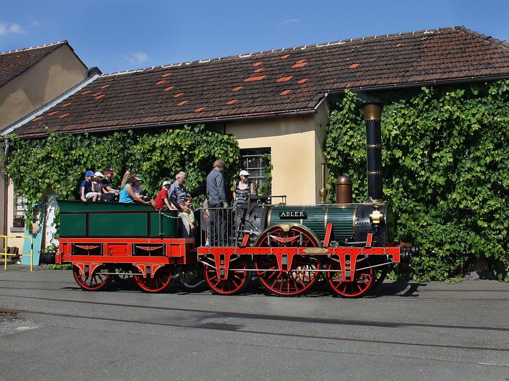 Der Adler bei Pendelfahrten am 21.08.2010 in Nrnberg Gostenhof beim Jubilum 175 Jahre Deutsche Eisenbahn.

