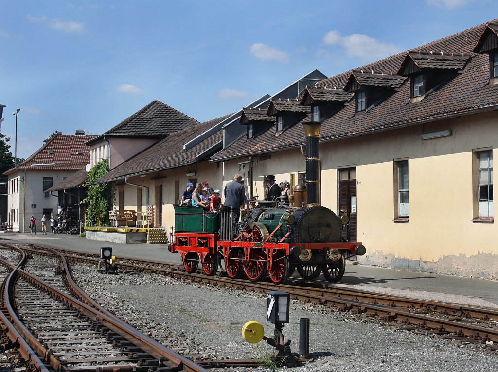 Der Adler bei Pendelfahrten am 21.08.2010 in Nrnberg Gostenhof beim Jubilum 175 Jahre Deutsche Eisenbahn.
