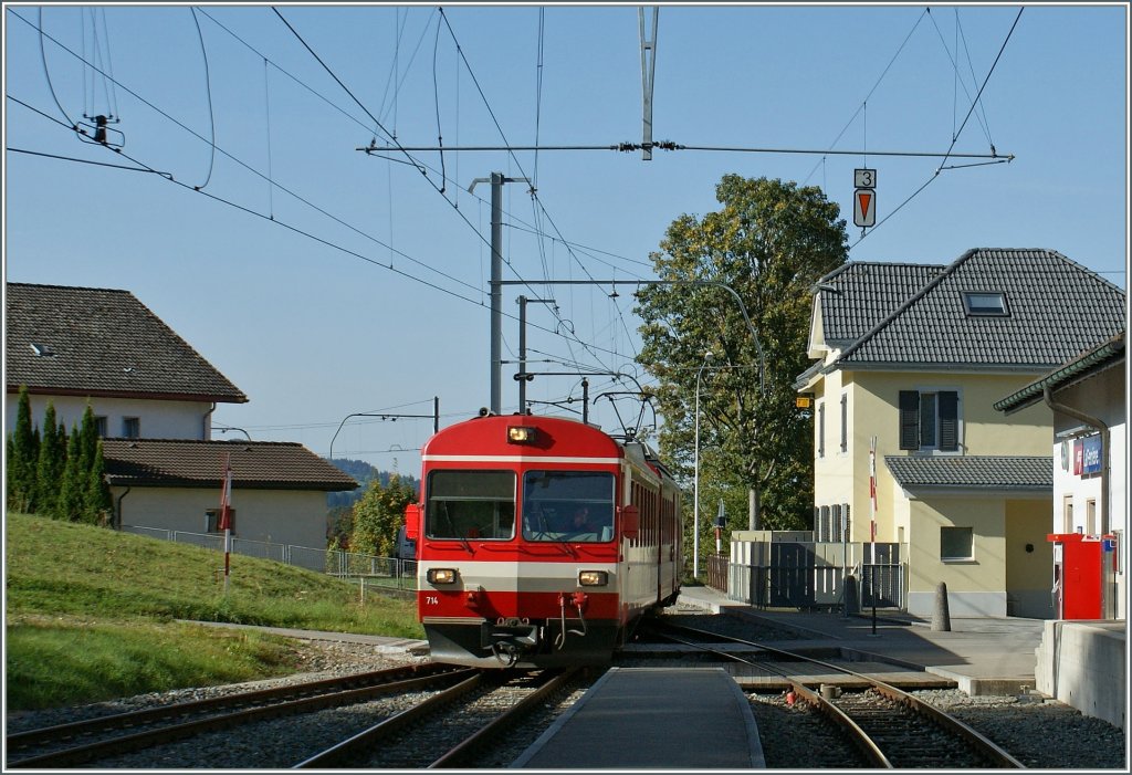 Der CJ Regionalzug 237 fhrt in La Ferrire ein.
8. Okt. 2010