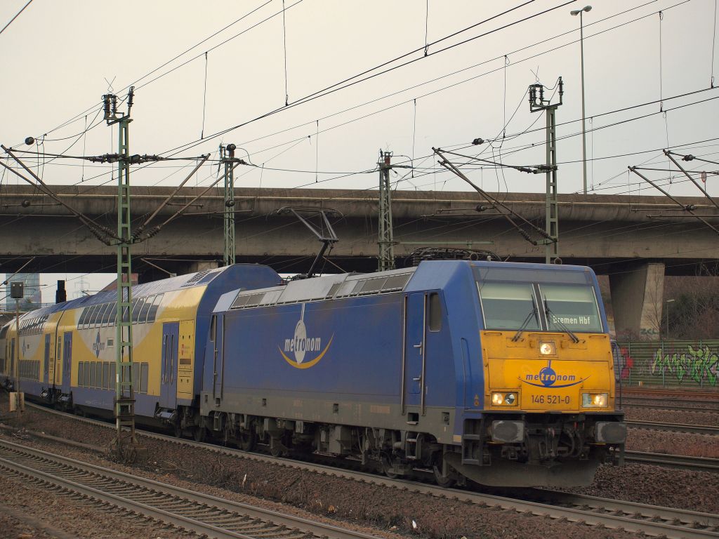 Der Dreckspatz von Metronom hatte den Metronom Regional nach Bremen Hbf am Haken als er Hamburg-Harburg verlie.