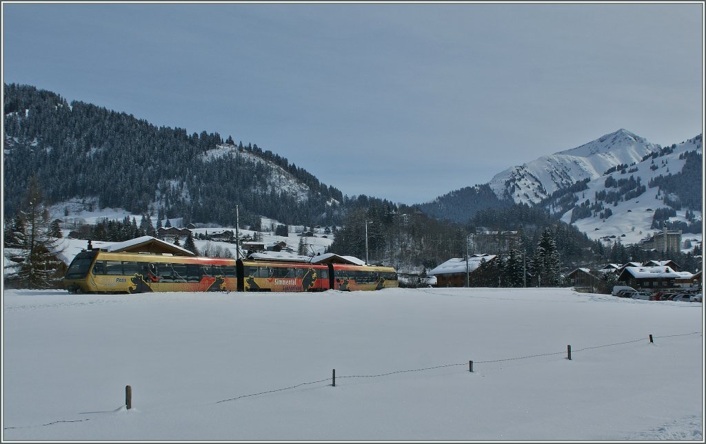 Der MOB Regionalzug 2418 erreicht in Krze Gstaad.
14. Feb. 2013