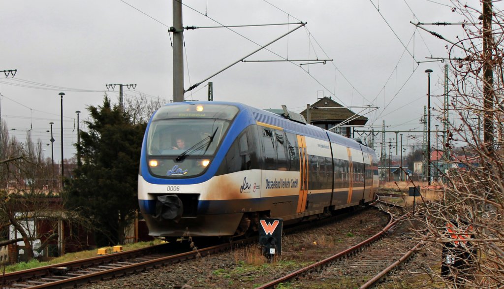 Der OLA VT 0006 bei der Ausfahrt in Richtung Btzow am 26.12.2011.