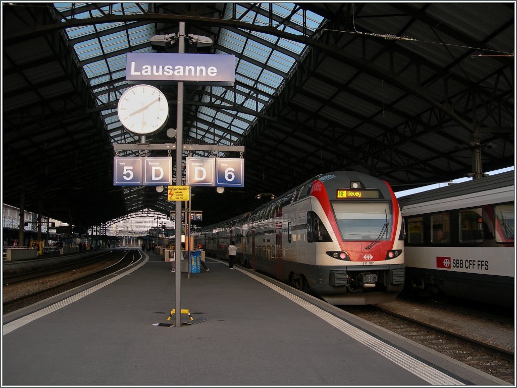 Der RABDe 511 107 als RE nach Vevey in Lausanne. 
30. April 2013