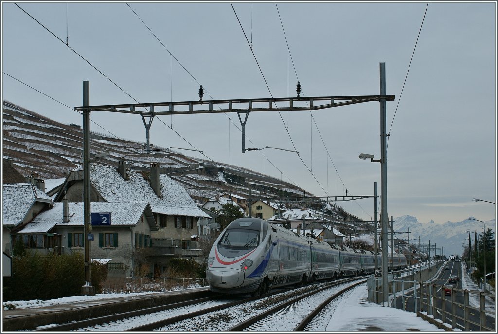 Der SBB ETR 610 als EC 39 auf dem Weg nach Milano bei Villette. 28.12.2010