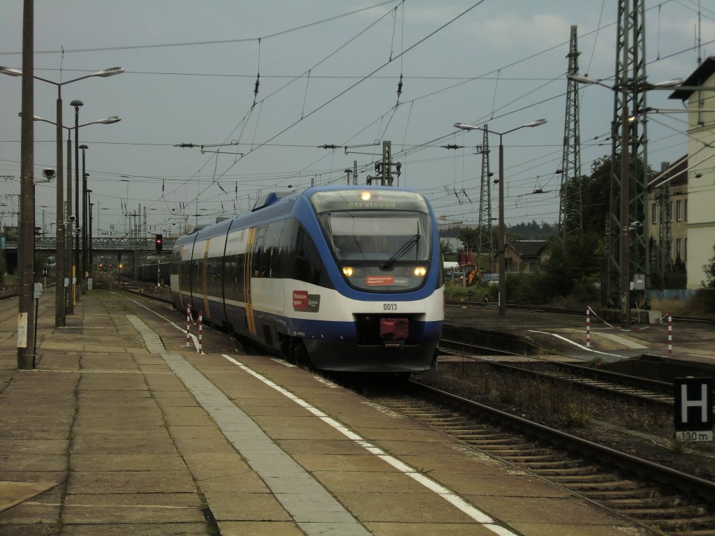 Der VT 0013 der OLA/MRB bei der Einfahrt in Neubrandenburg.(5.9.2011)