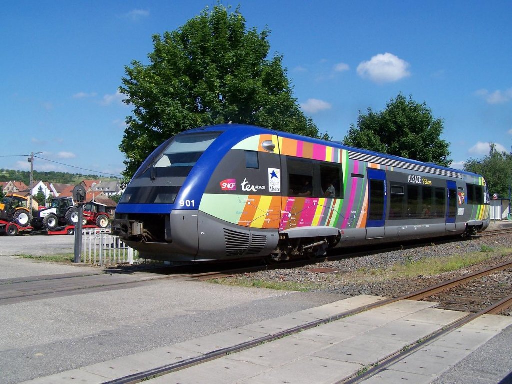 Der X 73901 in Oermingen am 13/06/2009.