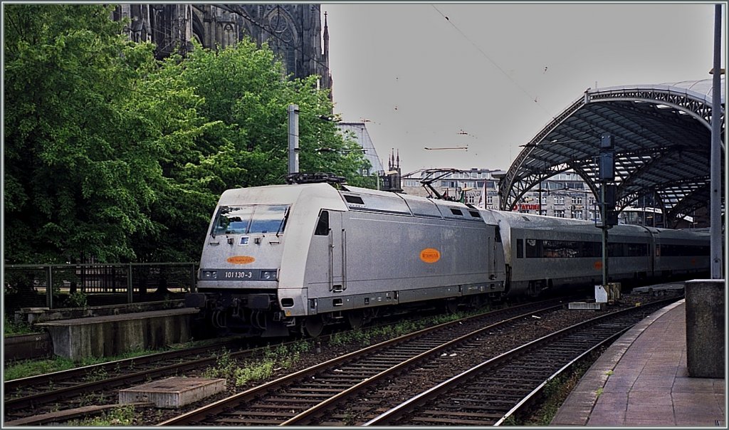 Die 101 130-3 verlsst mit dem wohl zu seiner Zeit komfortabelste DB Zug Kln.
Sommer 2004/Analoges Foto ab CD