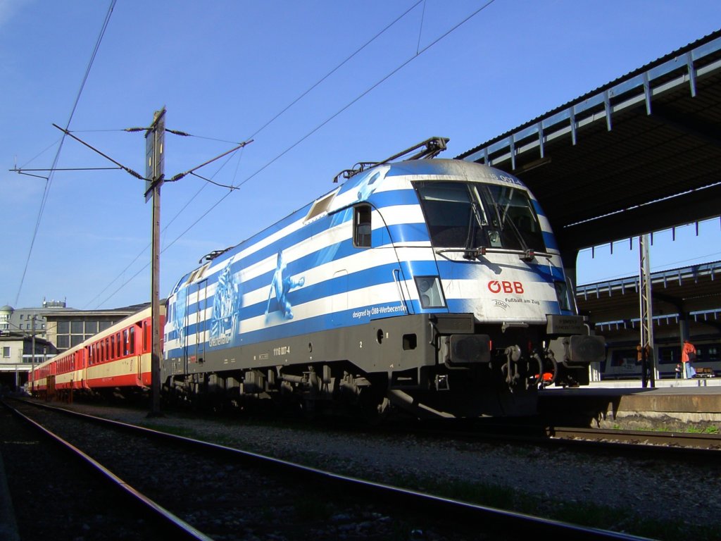 Die 1116 007 EM Griechenland am 15.03.2008 mit einer Regionalbahn nach Gyr in Wien Sdbahnhof. 
