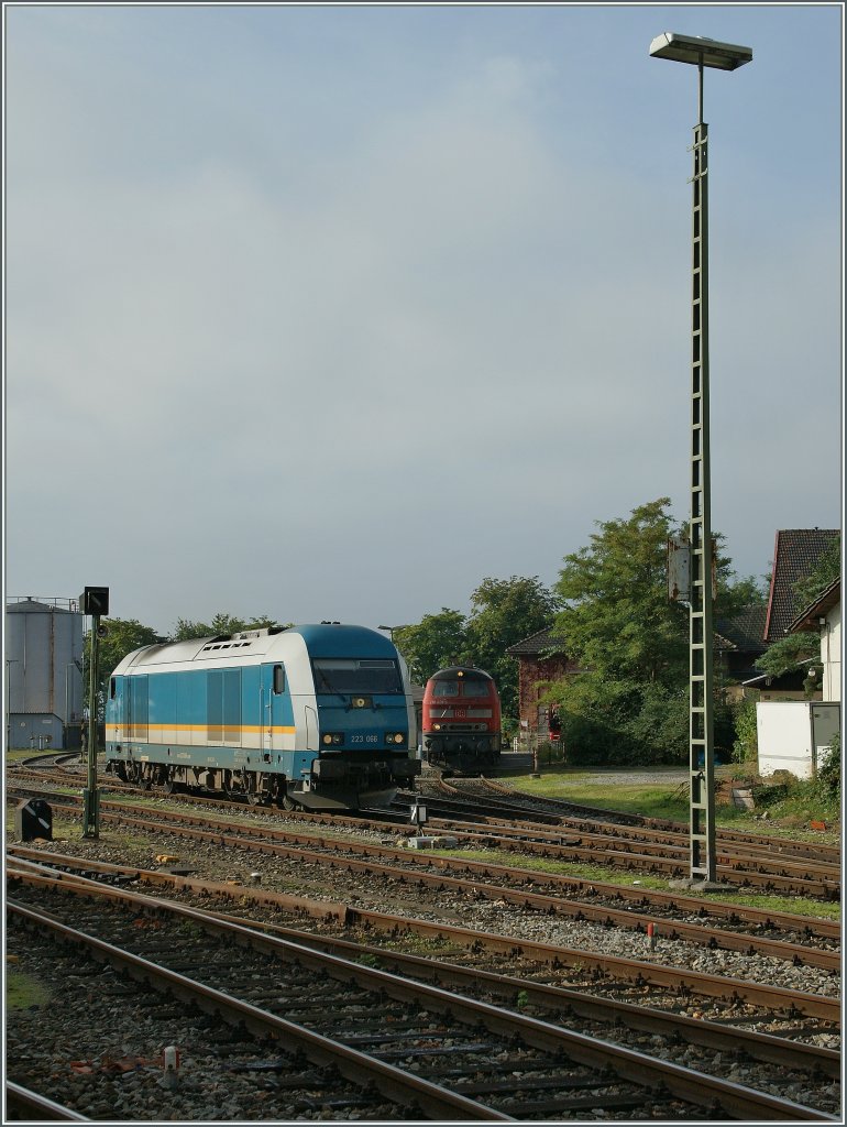 Die Dieselloks 223 066 und 218 431-5 in Lindau