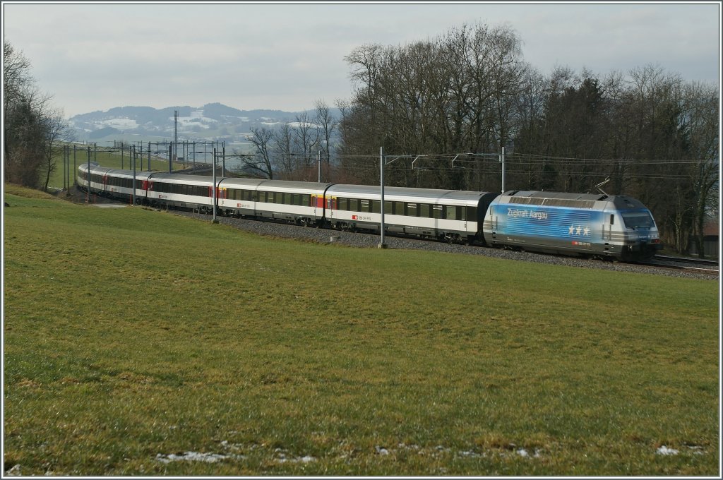 Die SBB Werbelok  Zugkraft Aargau  bei Vauderens. 
12.01.2013