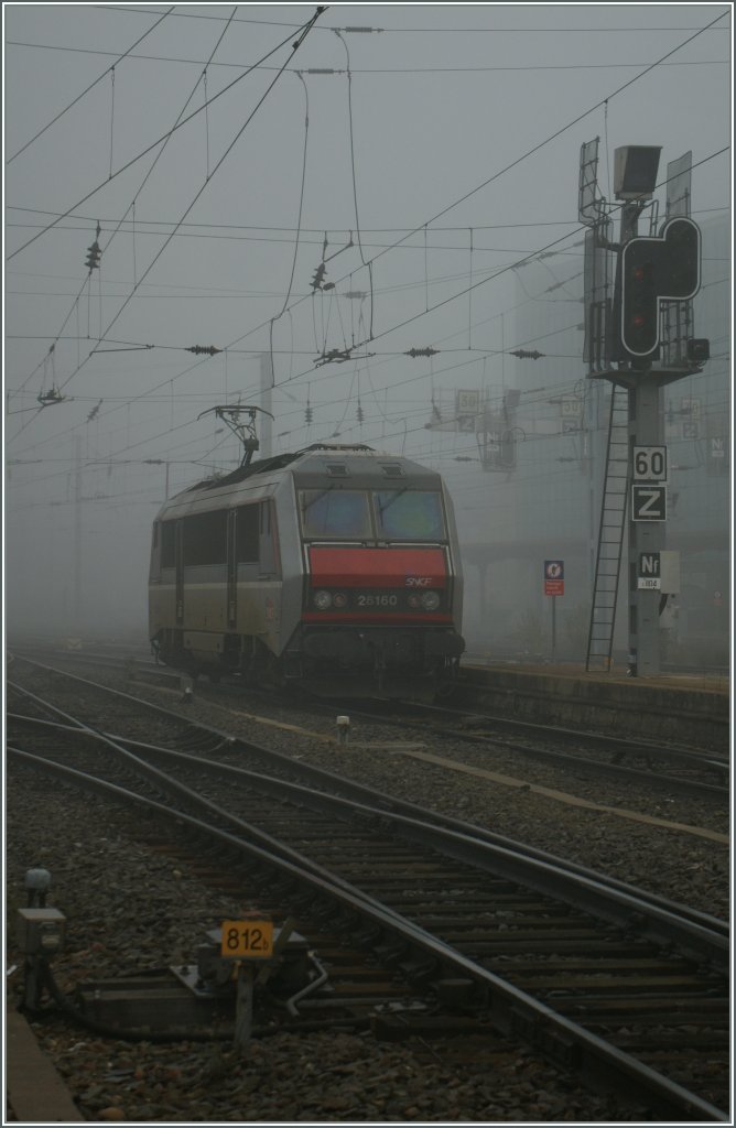 Die SNCF BB 26160 im (Morgen)-Nebel in Strasbourg.
29.10.2011