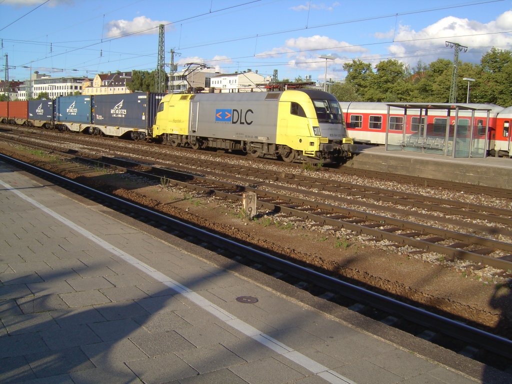 Ein Dispo Tauri mit Conteiner Zug in Mnchen Ost 23.06.2007
