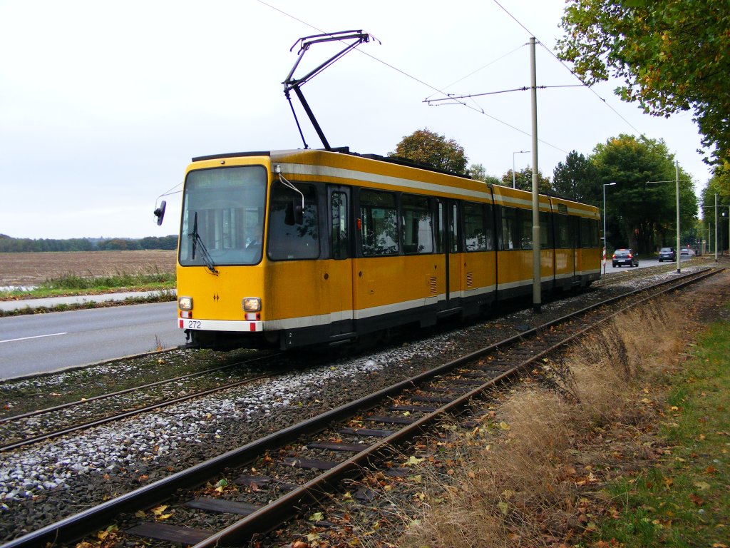 Ein DWAG-M8 der MVG ist am 7. Oktober 2008 an der Zeppelinstrae in Mlheim unterwegs.