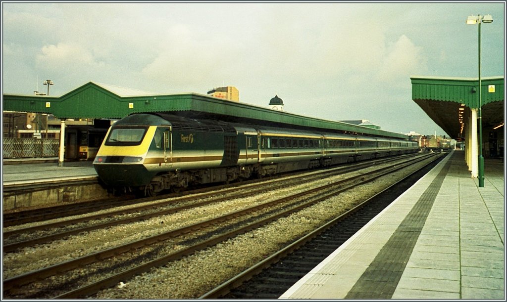 Ein  First  HST 125 in Cardiff im November 2000. 
(Bild ab Foto CD)