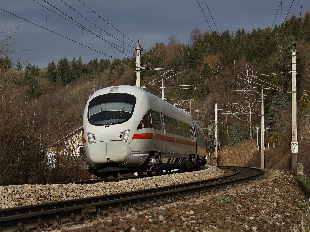 Ein ICE-T am 28.12.2009 unterwegs bei Wernstein. 
