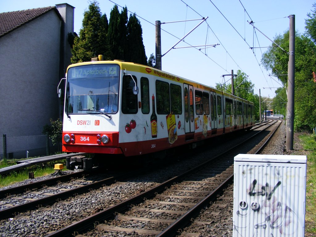 Ein Stadtbahnwagen B der Dortmunder Stadtwerke ist am 9. Mai 2008 in Obernette unterwegs.