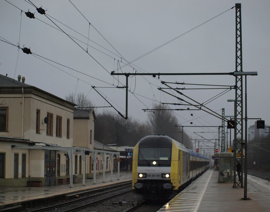 ER 20-001 kam mit der NOB nach Westerland/Sylt durch den Pinneberger Bahnhof gerauscht.