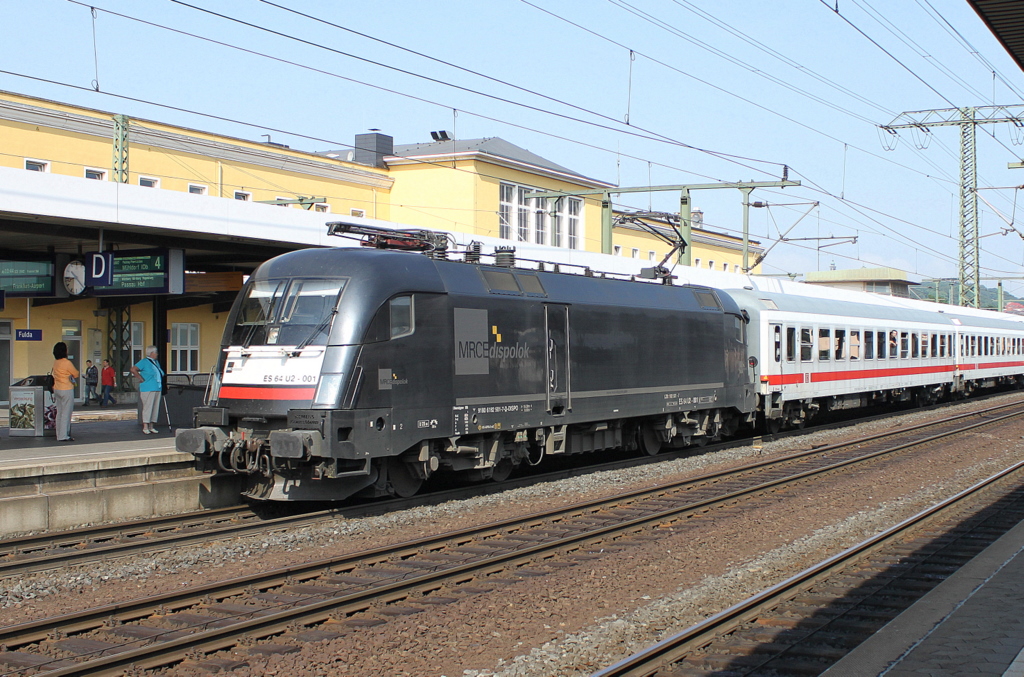Es 64 U2 001 mit IC am 14.08.2010 in Fulda