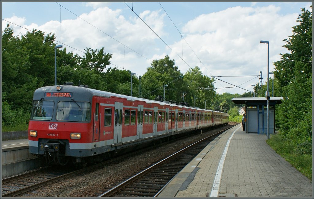 ET 420 der S-Bahn Stuttgart auf dem Weg zum Flughafen.
23. Juni 2012