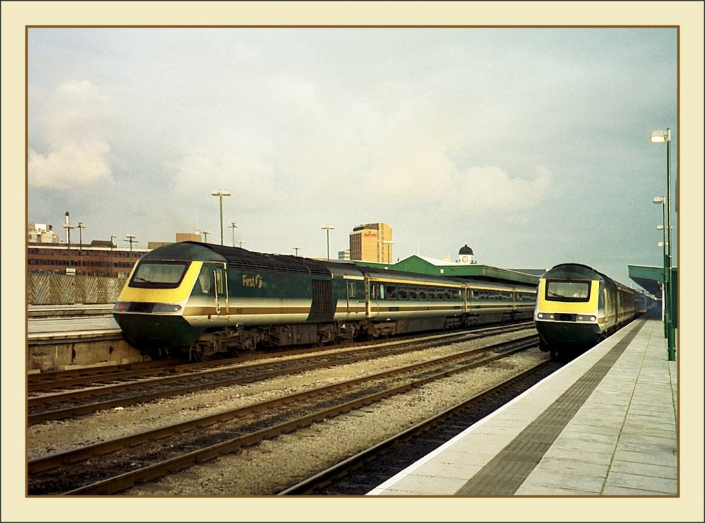  First  HST in Cardiff.
(Nov. 2000) 