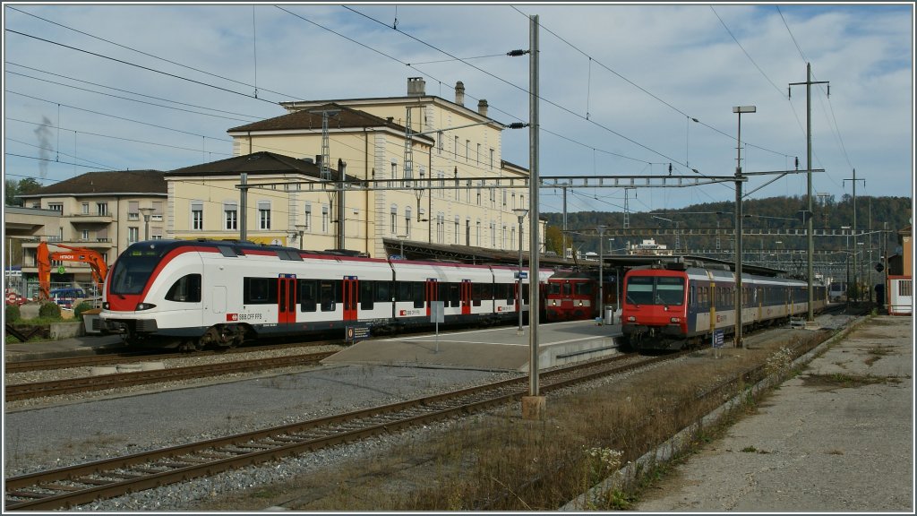 Full-House in Porrentury:S Bahn nach Olten, Regionalzug nach Bonfol und RE nach  Delle.
18. Okt. 2012