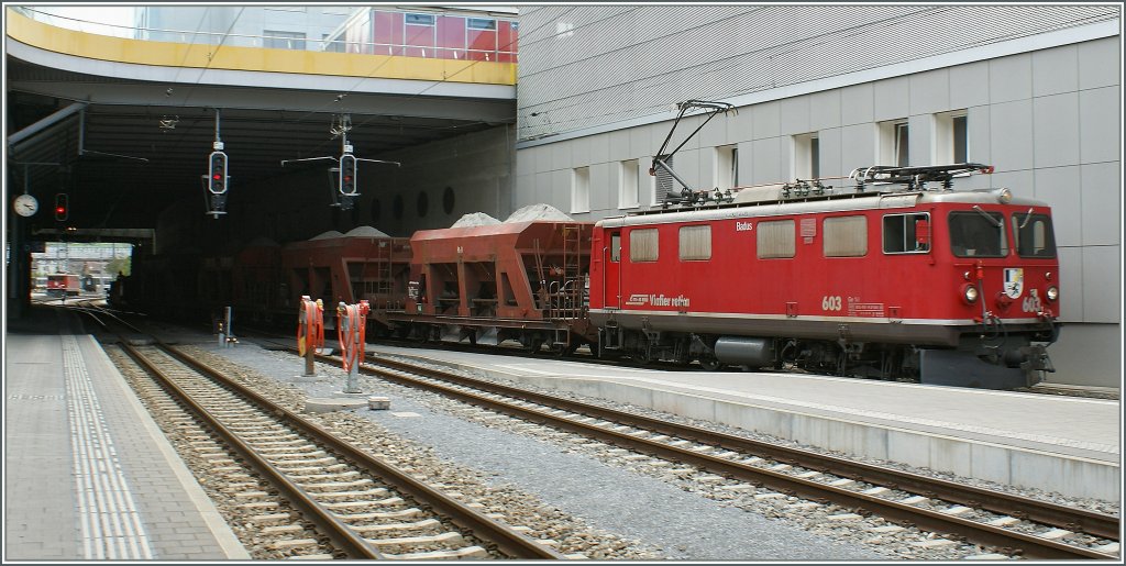 Ge 4/4 I N 603 mit einem Gterzug in Chur. 
10.05.2010